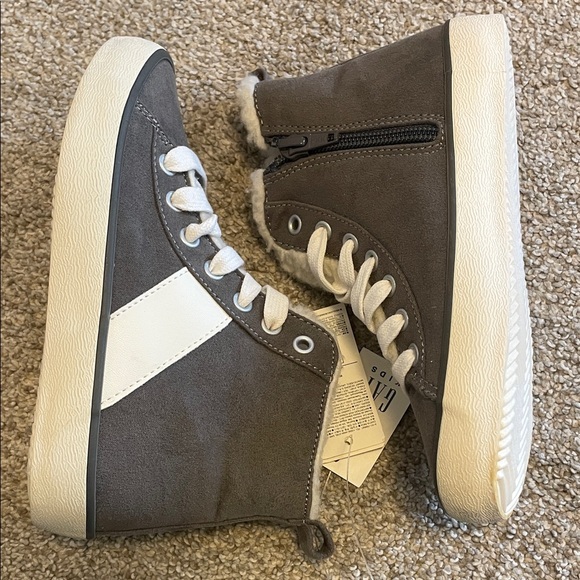 NWT GAP Kids Charcoal and Cream High-Top Sneakers SZ 12T - Picture 2 of 5